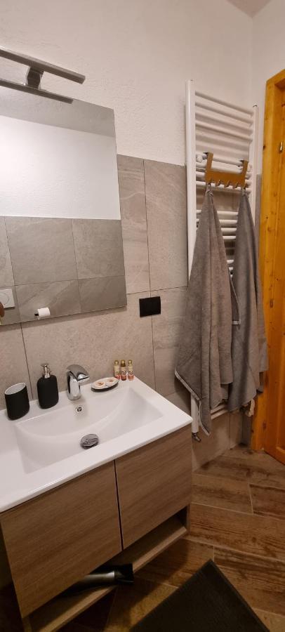 Lo Noyer Et Les Roses Bed and Breakfast Saint Nicolas Εξωτερικό φωτογραφία
