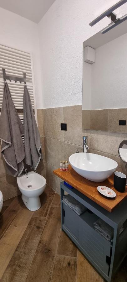 Lo Noyer Et Les Roses Bed and Breakfast Saint Nicolas Εξωτερικό φωτογραφία