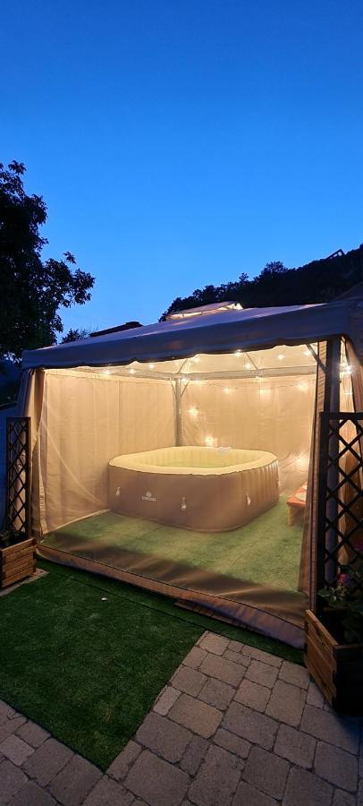 Lo Noyer Et Les Roses Bed and Breakfast Saint Nicolas Εξωτερικό φωτογραφία