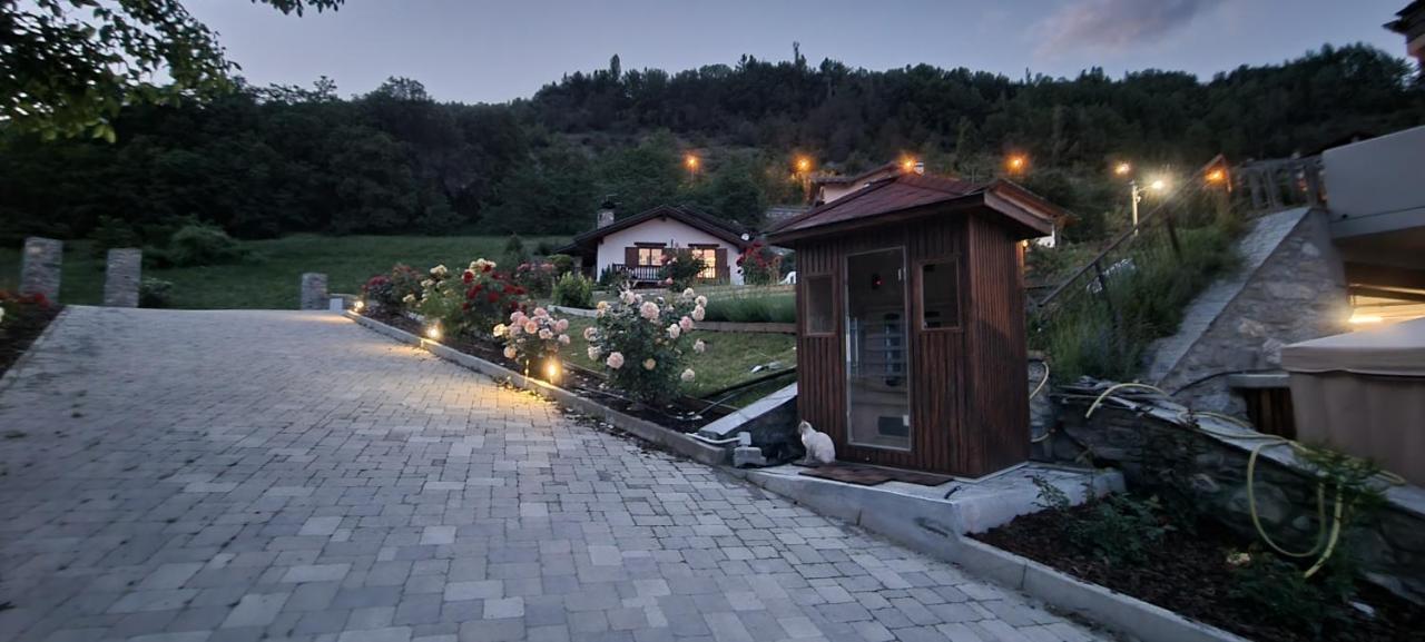 Lo Noyer Et Les Roses Bed and Breakfast Saint Nicolas Εξωτερικό φωτογραφία
